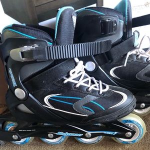 Like new women’s rollerblades size 8
